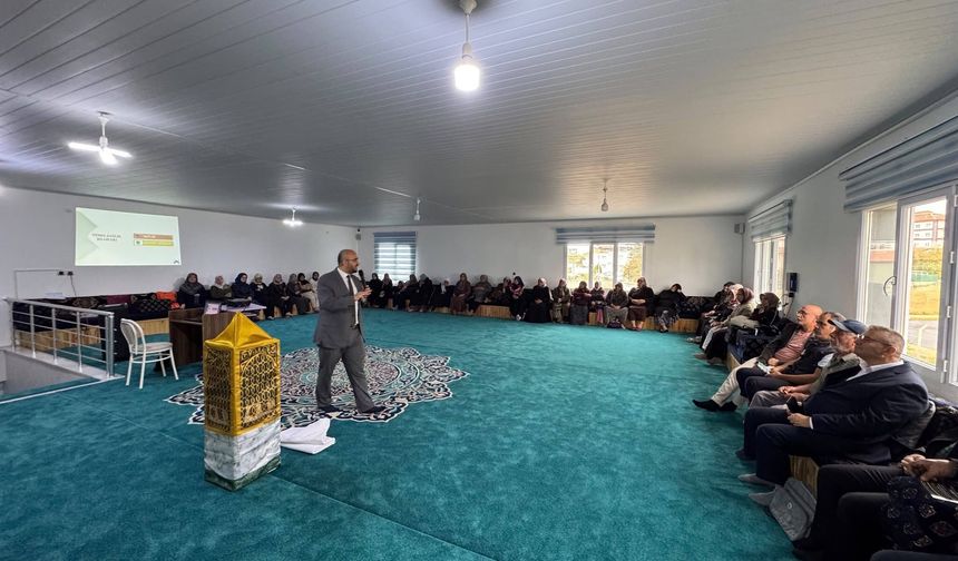 Bor'da Umre Adaylarına Seminer verildi
