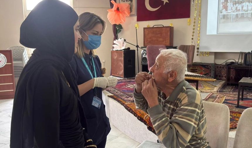Bor'da Yaşlılara Ağız ve Diş Sağlığı taraması