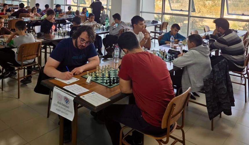 Cumhuriyet Bayramı Satranç Turnuvası sona erdi