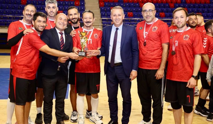 Filenin Şampiyonu Valilik oldu