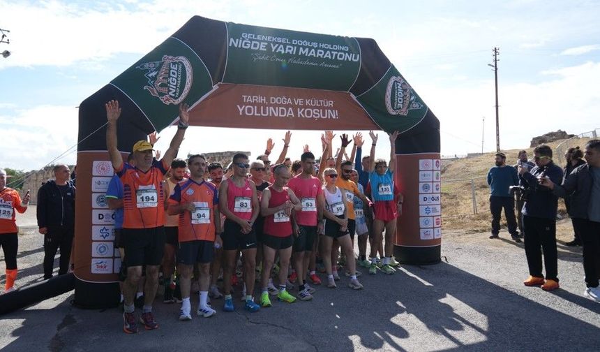 Niğde’de 3. Geleneksel Yarı Maratonu koşuldu