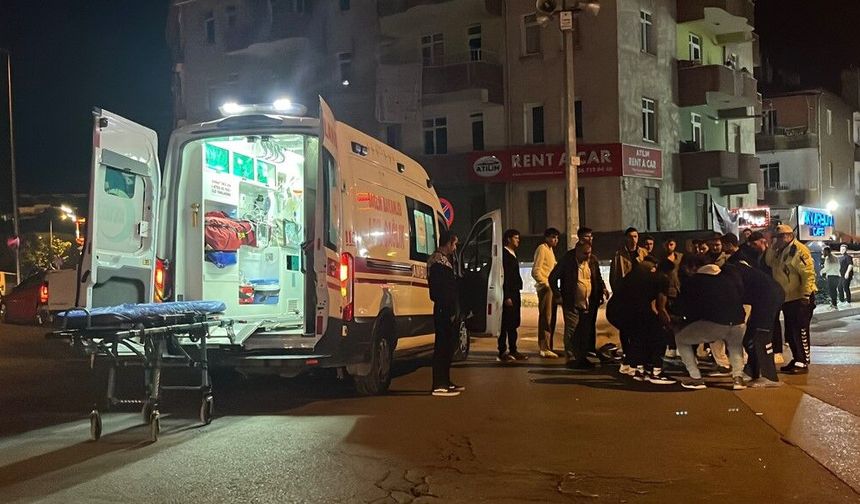 Motosiklet ile otomobil çarpıştı: 1 yaralı