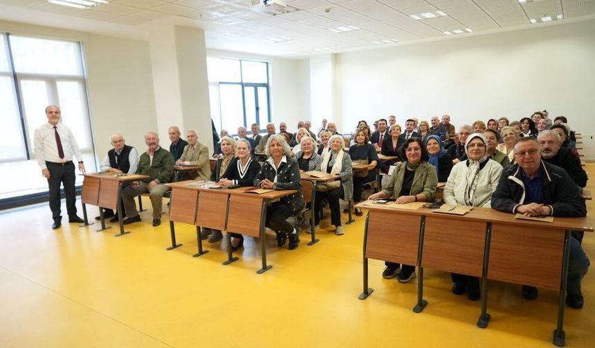 Niğde'de üniversite sıralarında yaş sınırı kalktı!