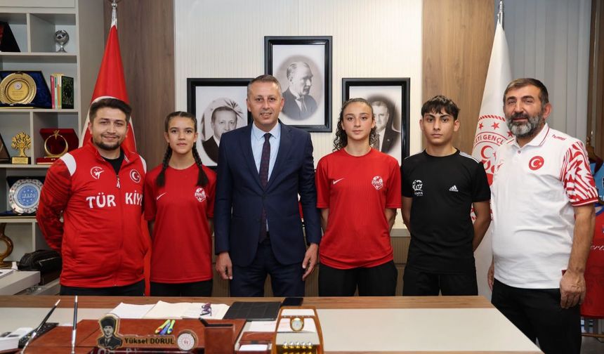 Şampiyon Tekvandoculardan Dorul'a ziyaret