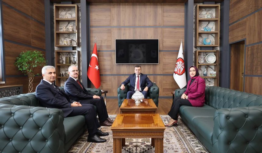 Vali Akmeşe’ye yoğun ziyaret trafiği