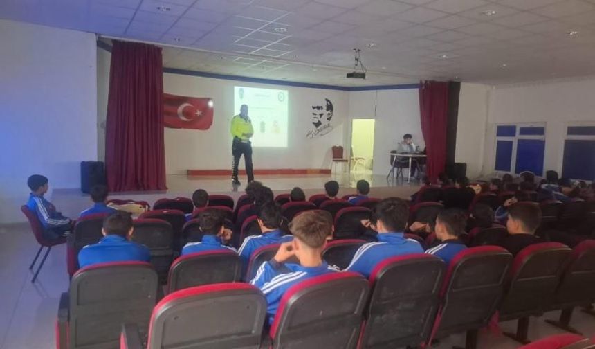 228 Öğrenci Trafik Dedektifi oldu