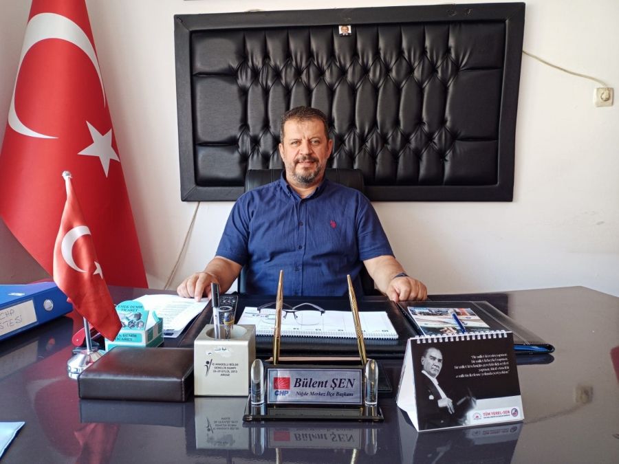CHP Merkez İlçe Başkanı Bülent Şen makam