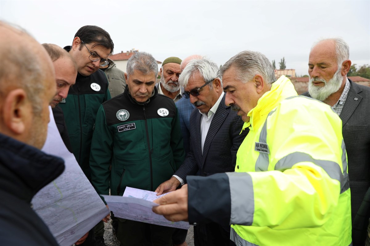 Vali Çelik Sel Bölgesinde incelemelerde bulundu 2