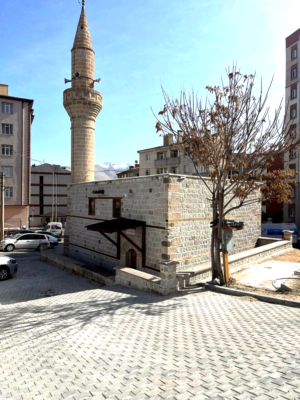 Tarihi Fesleğen Camii Ibadete Açıldı (6)