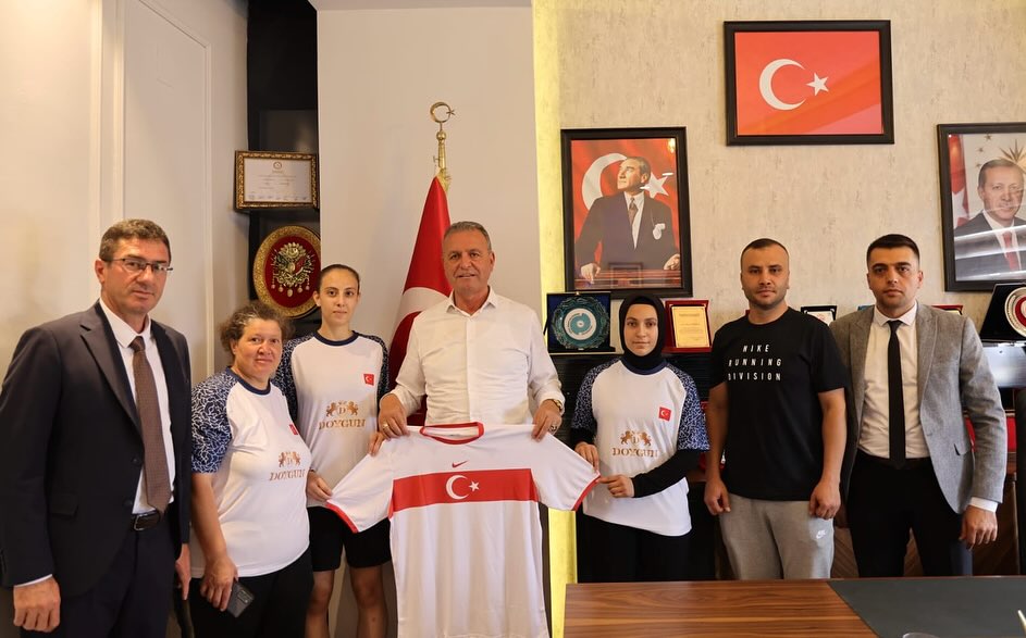 Badminton Milli Takımından Altunhisar’a Ziyaret 3