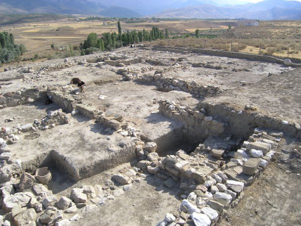 Niğde Porsuk Höyük Kazılarında Tarih Fışkırıyor (3)