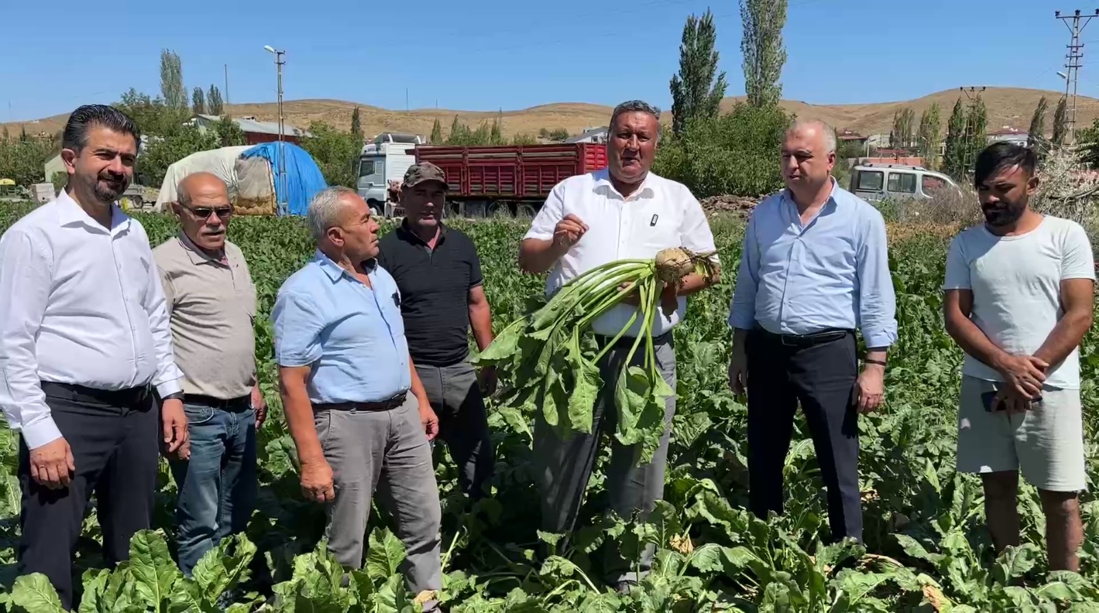 Gürer, Şeker Pancarı Çiftçisi Fiyat Bekliyor