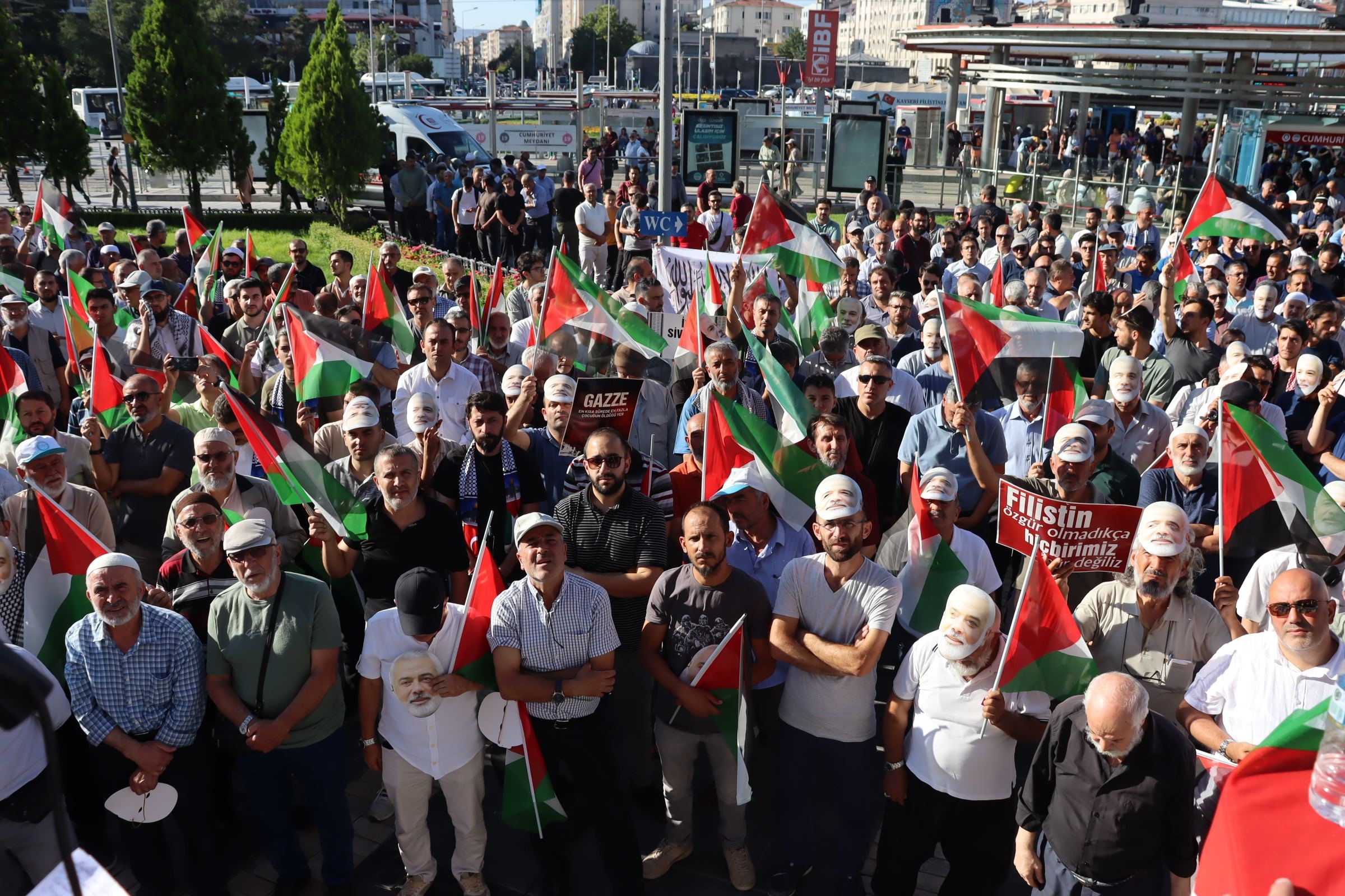 Haniye Için Gıyabı Cenaze Namazı Kılındı (5)