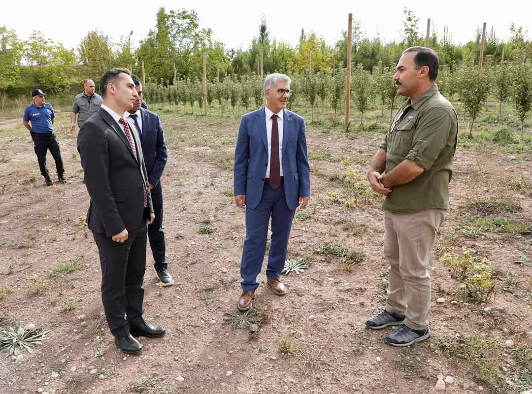 Vali Çelik Tarım Işletmelerini Ziyaret Etti 1