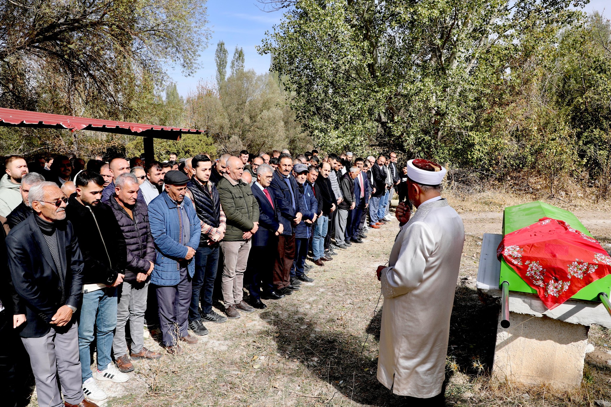 Başkan Hasan İpek’in Annesi Son Yolculuğuna Uğurlandı (2)