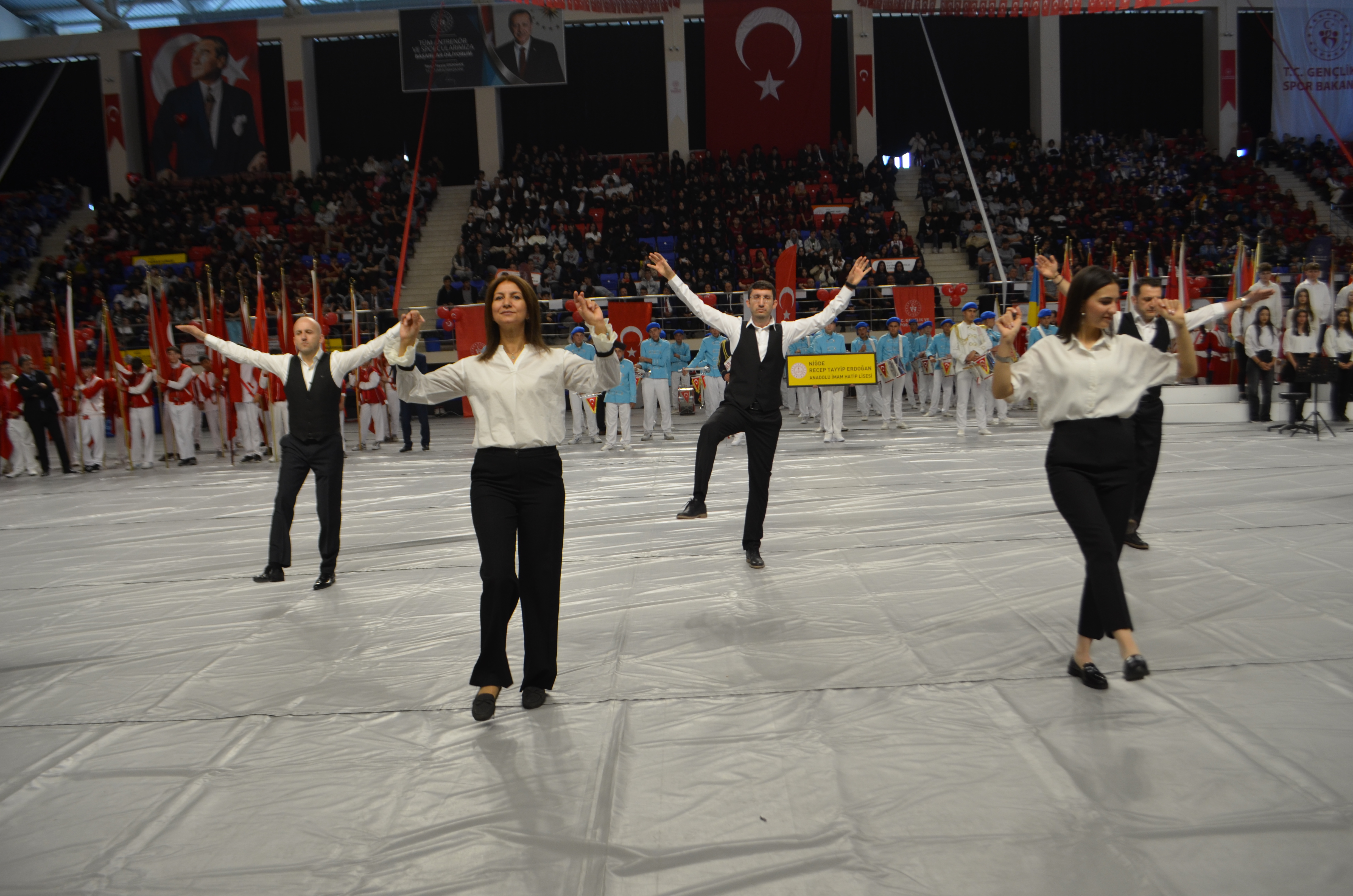 Sahi̇p Olduklarimizi Cumhuri̇yet'i̇n Sağlam Temelleri̇ne Borçluyuz (9)