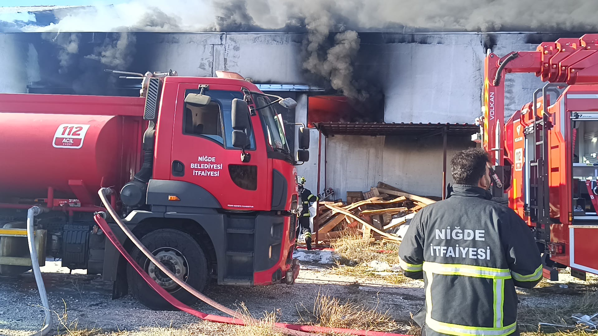 Çerçeve Üretim Fabrikası Yandı (4)