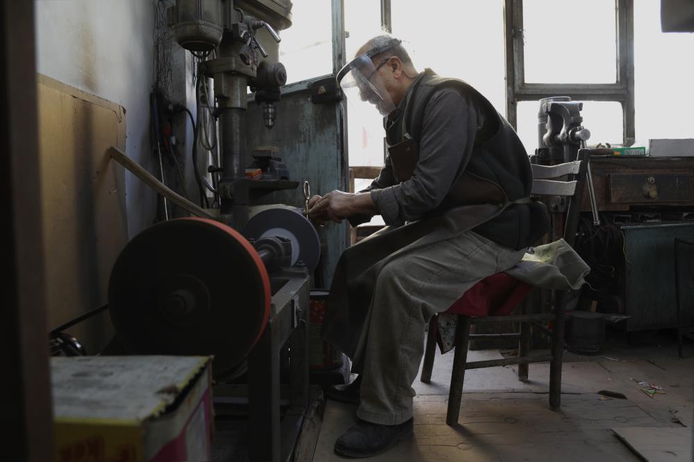 Çırak Bulamadığı Zanaatını Eşiyle Birlikte Yaşatıyor (3)