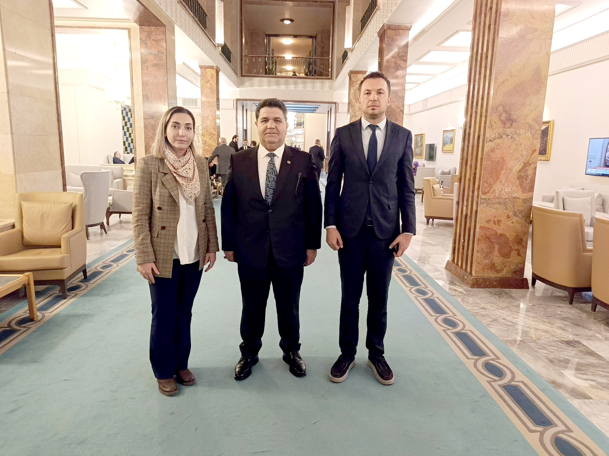 Cumali İnce, Gazi Mecliste Ziyaretçilerini Ağırladı (2)