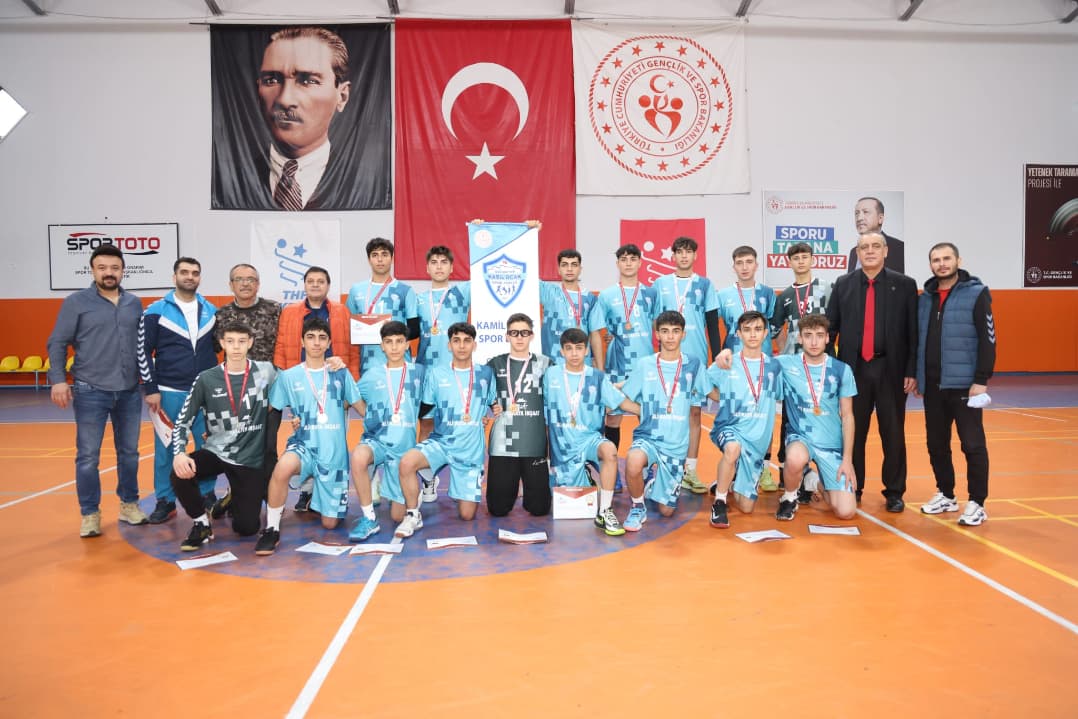 Niğde’de Okul Sporları Hentbol Gençler Grup Müsabakaları Sona Erdi (6)