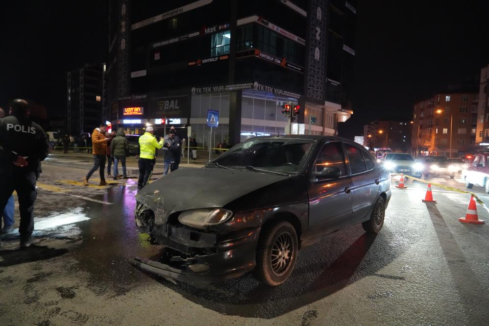 Niğde’de Polis Otosu Ile Otomobil Çarpıştı 6 Yaralı (1)