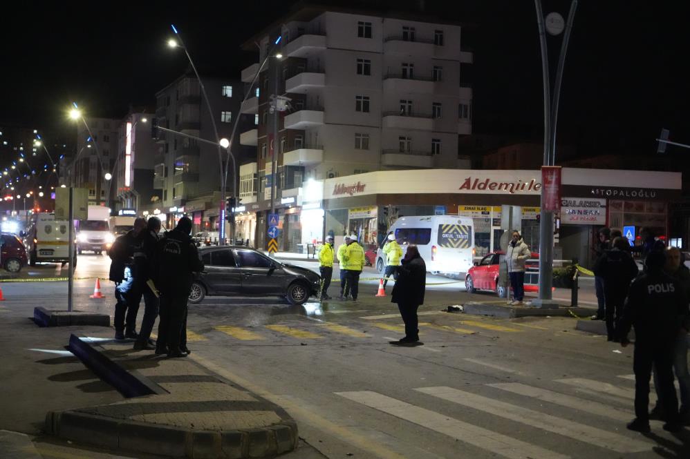 Niğde’de Polis Otosu Ile Otomobil Çarpıştı 6 Yaralı (3)