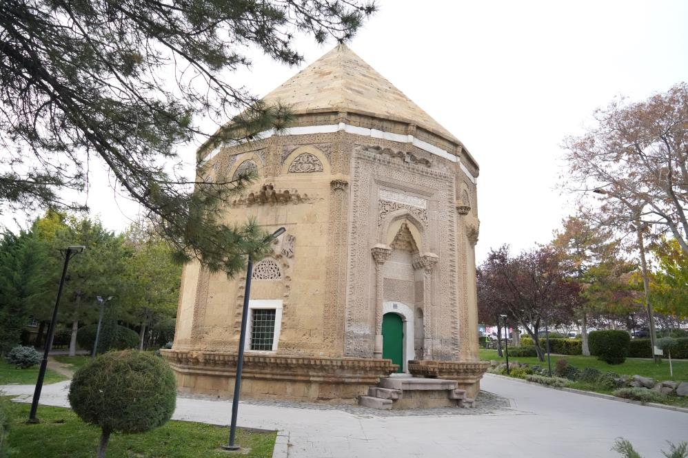 Tarihçisi Paklacı, Dünyanın Ilk Kadın Valisi Hüdavent Hatun’u Anlattı (1)