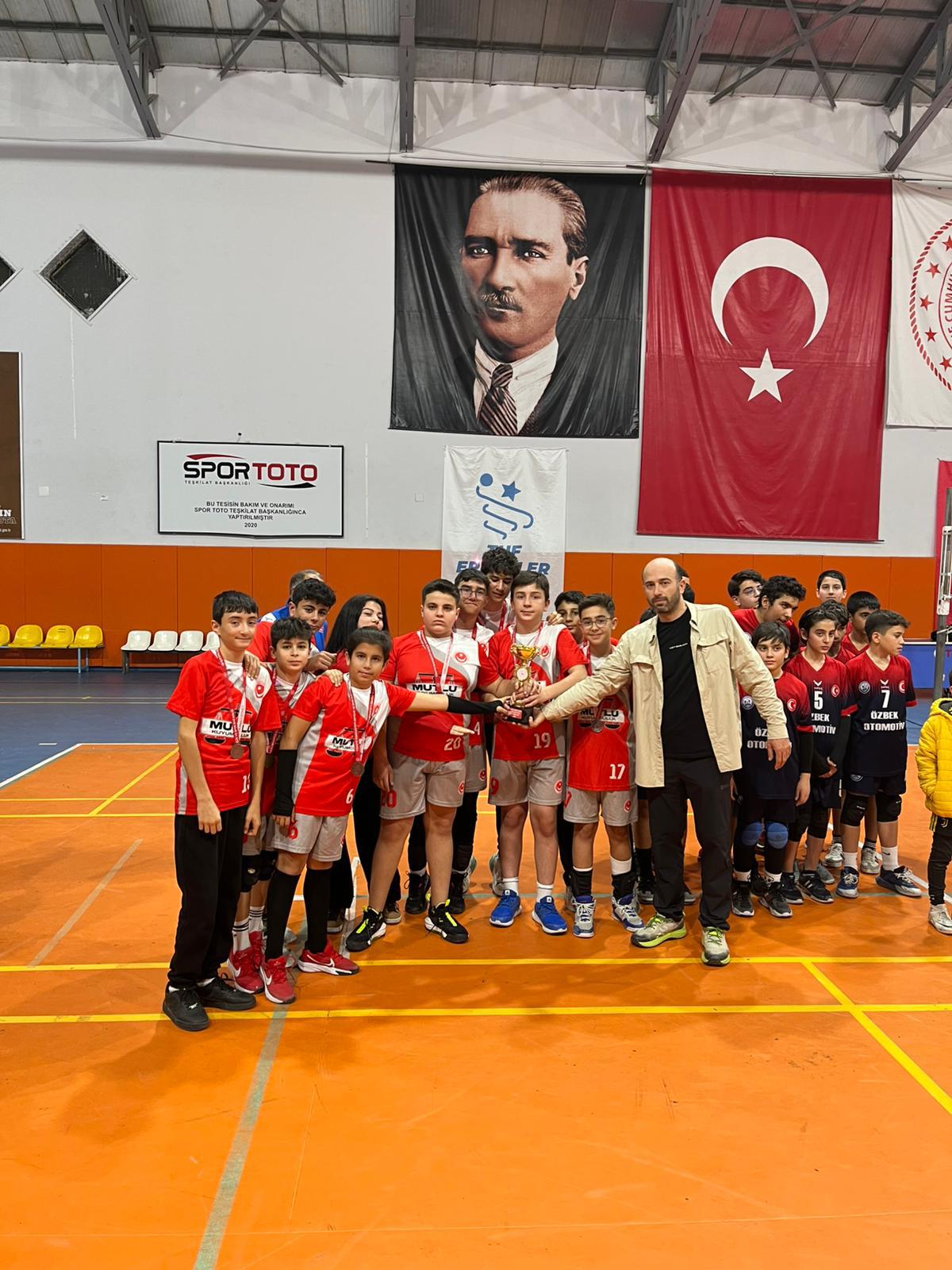 Voleybol Turnuvasında Şampiyon Belli Oldu (5)