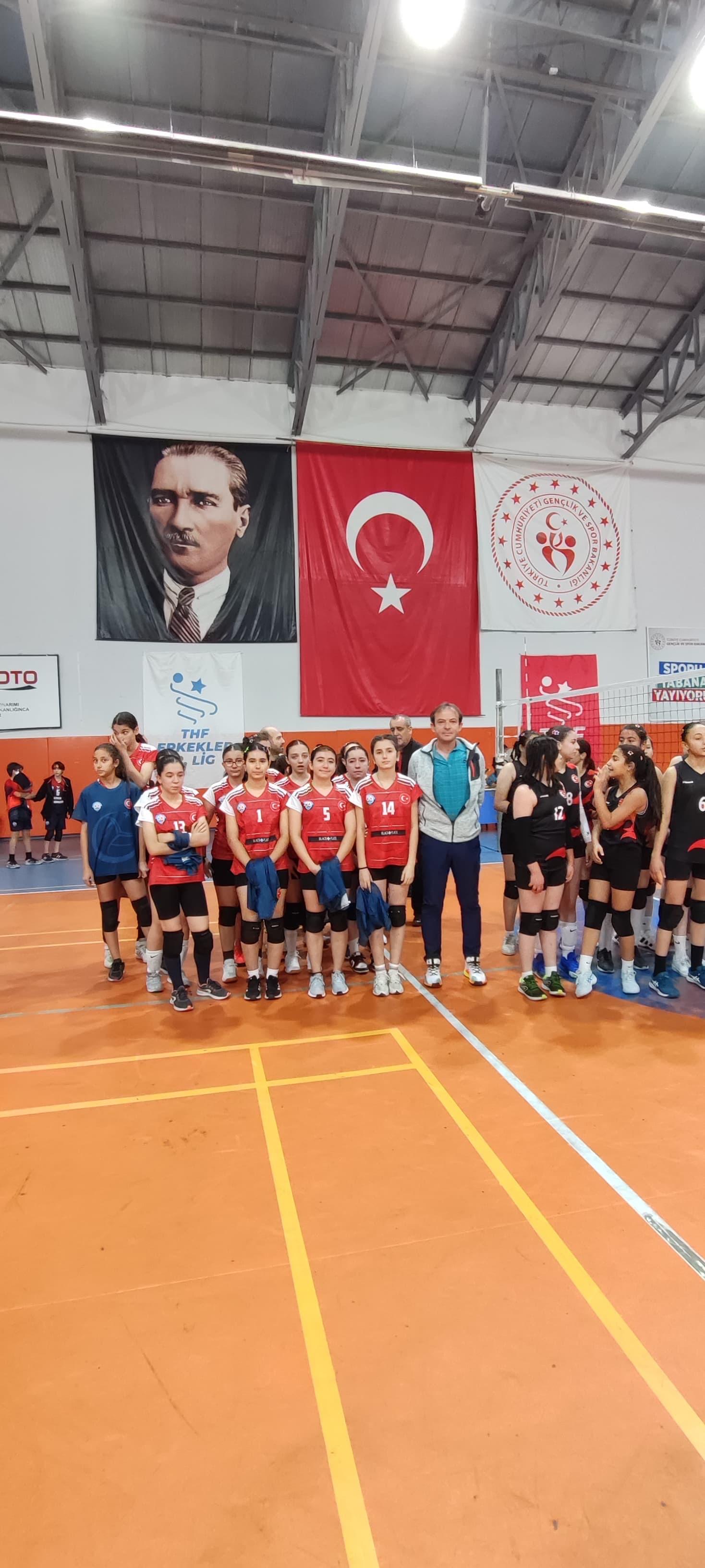 Yıldız Kızlar Voleybol Turnuvası’nda Şampiyon Efendibey Oldu (7)