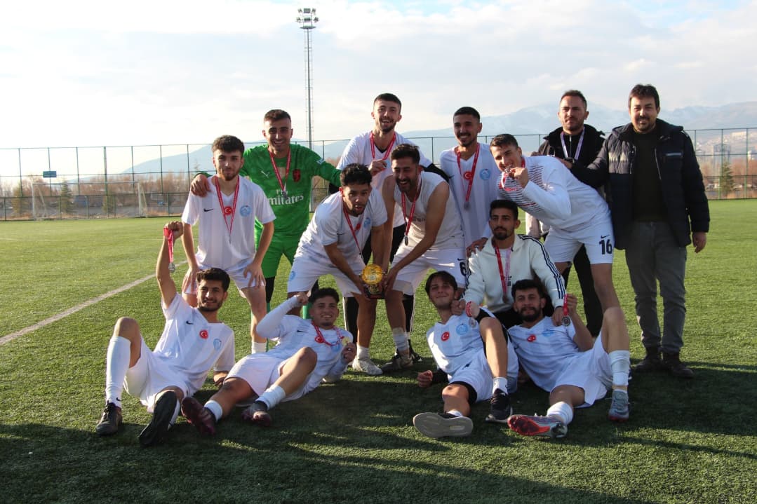 Yurtlar Arası Yurtlig Basketbol Ve Futbol Müsabakaları Tamamlandı! (1)