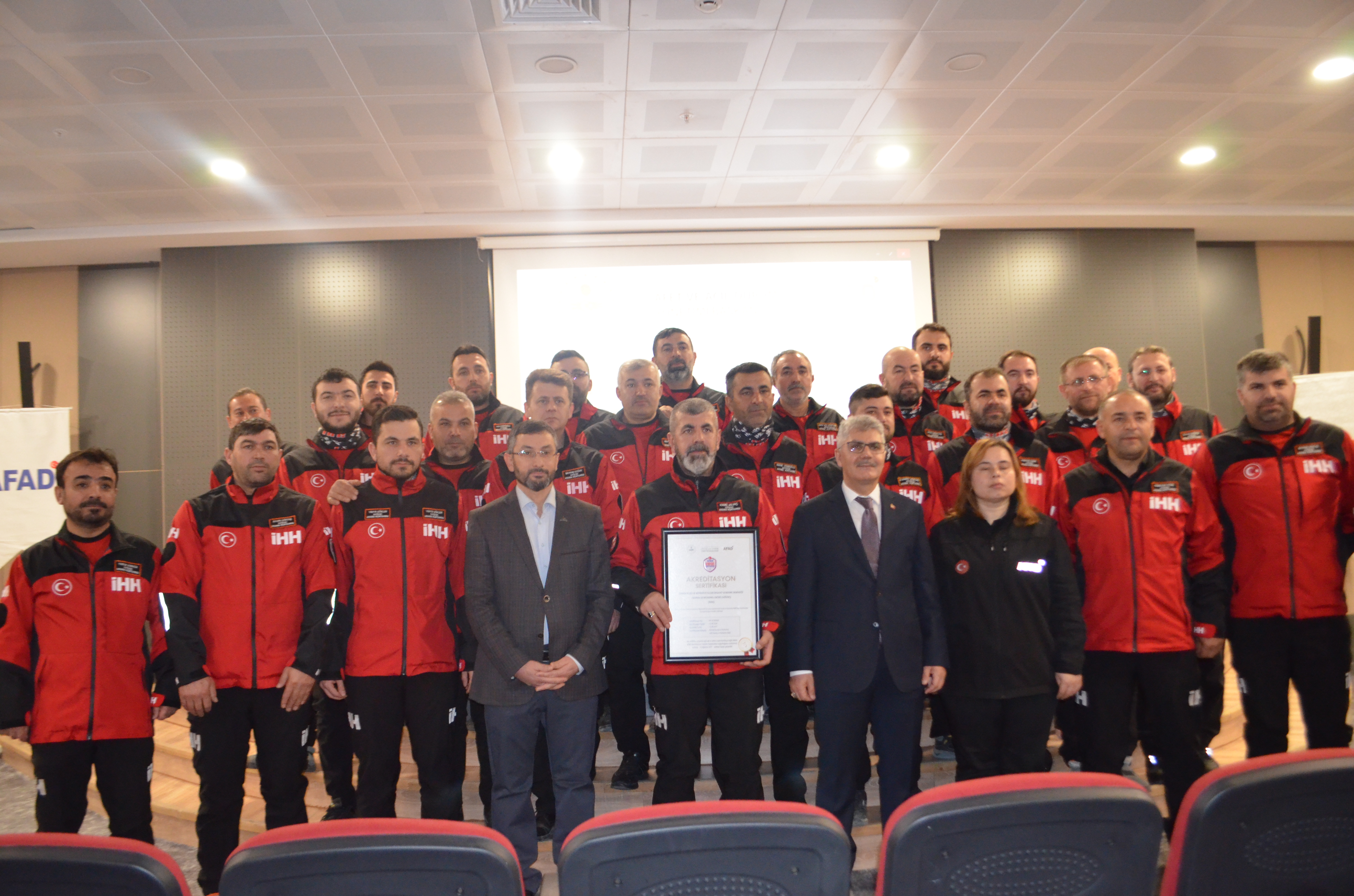 Vali Çelik, İhh Gönüllülerine Seslendi Niğde Halkının Gurur Kaynağısınız (4)