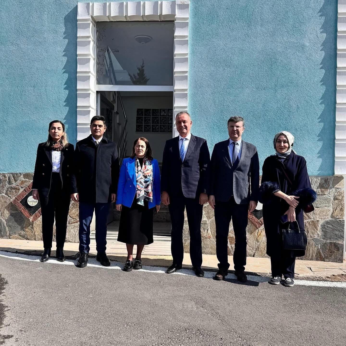 Bakan Yardımcısı Altunhisar Belediyesi’ni Ziyaret Etti (2)