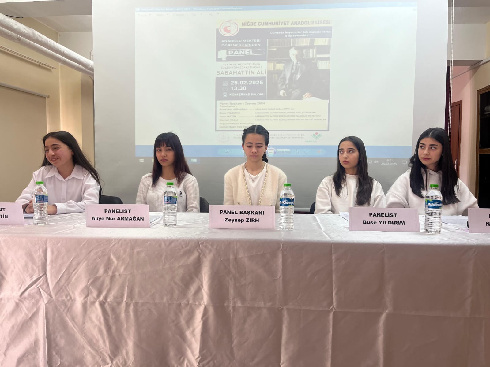 Cumhuriyet Anadolu Lisesi'nde Sabahattin Ali Paneli Düzenlendi (2)