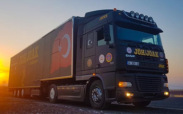 Jöakstore Tırı Niğde Meydanda Ziyaretçilerini Bekliyor! (2)