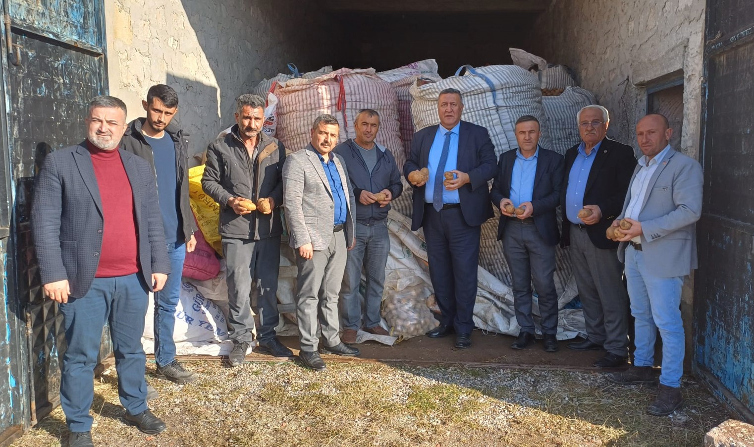 Si̇te Manşet Foto Milletvekili Gürer Yetkiler Önlem Almazsa Patates Çöp Olacak2