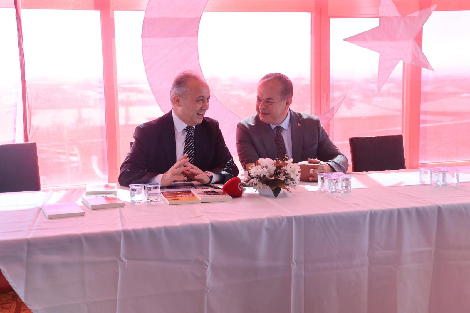 Yazar Ersin Bilge, Kemerhisar’da Okurlarıyla Buluştu (4)