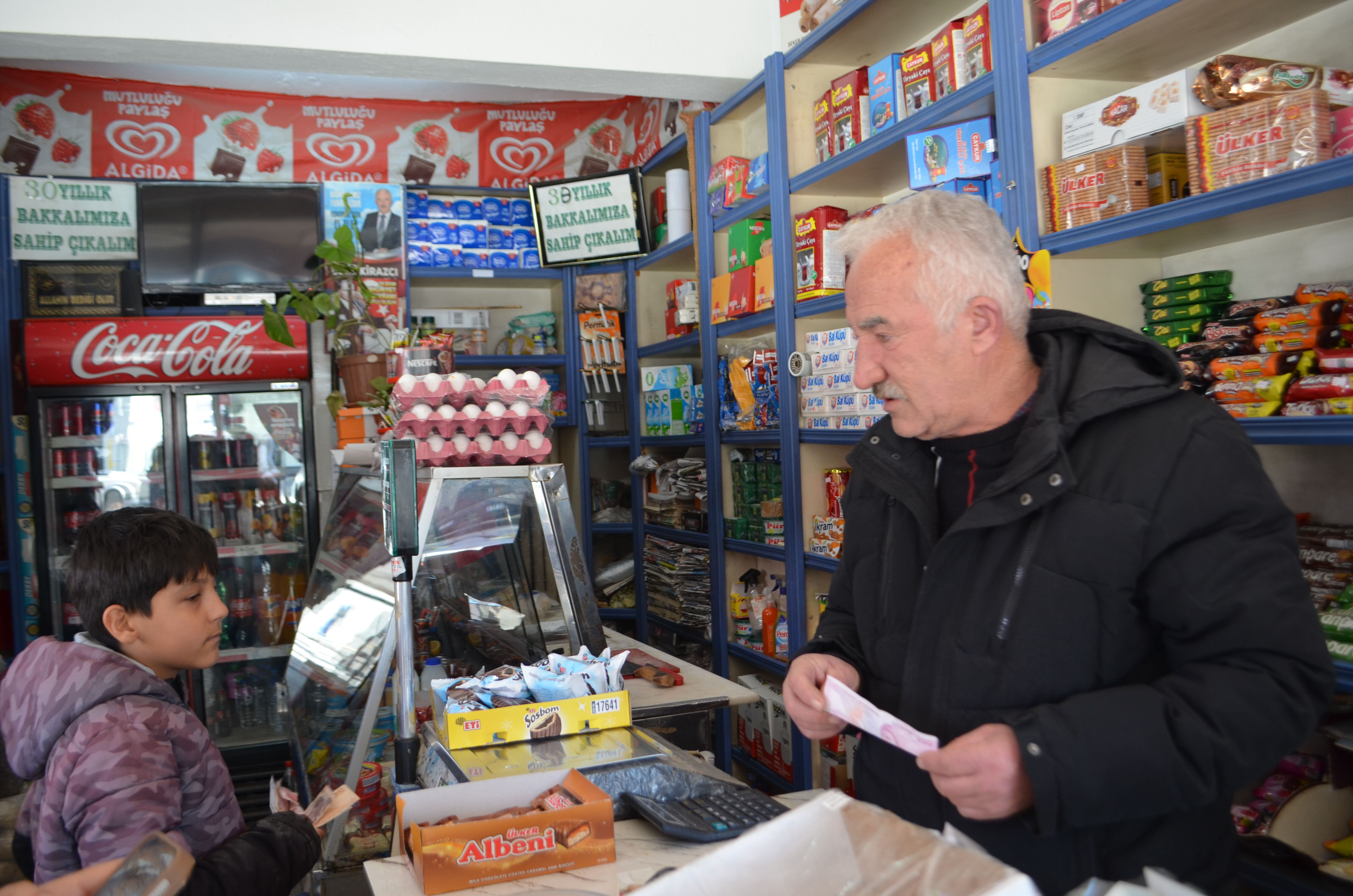 Mahalle Bakkalları Zincir Marketlerin Gölgesinde Ayakta Kalma Mücadelesi Veriyor (2)