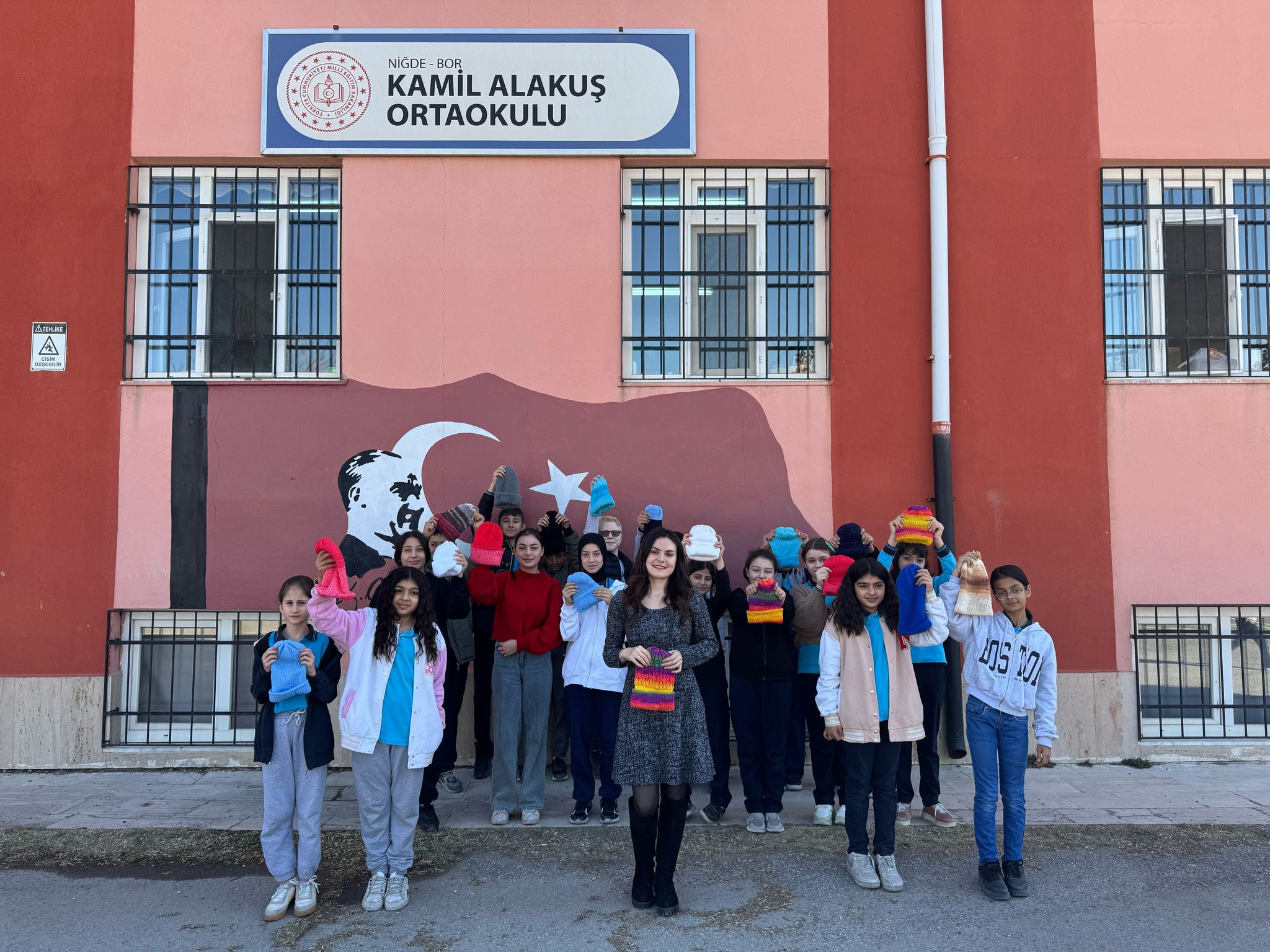 Si̇te Manşet Foto Bor Kamil Alakuş Ortaokulu’ndan Kars’a “Bir Yumak Mutluluk” (7)