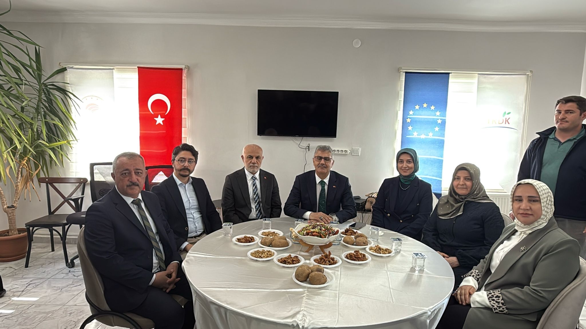 904B99F3 8F38 4B1C Ab5A 9Cf8Ddee5A0F