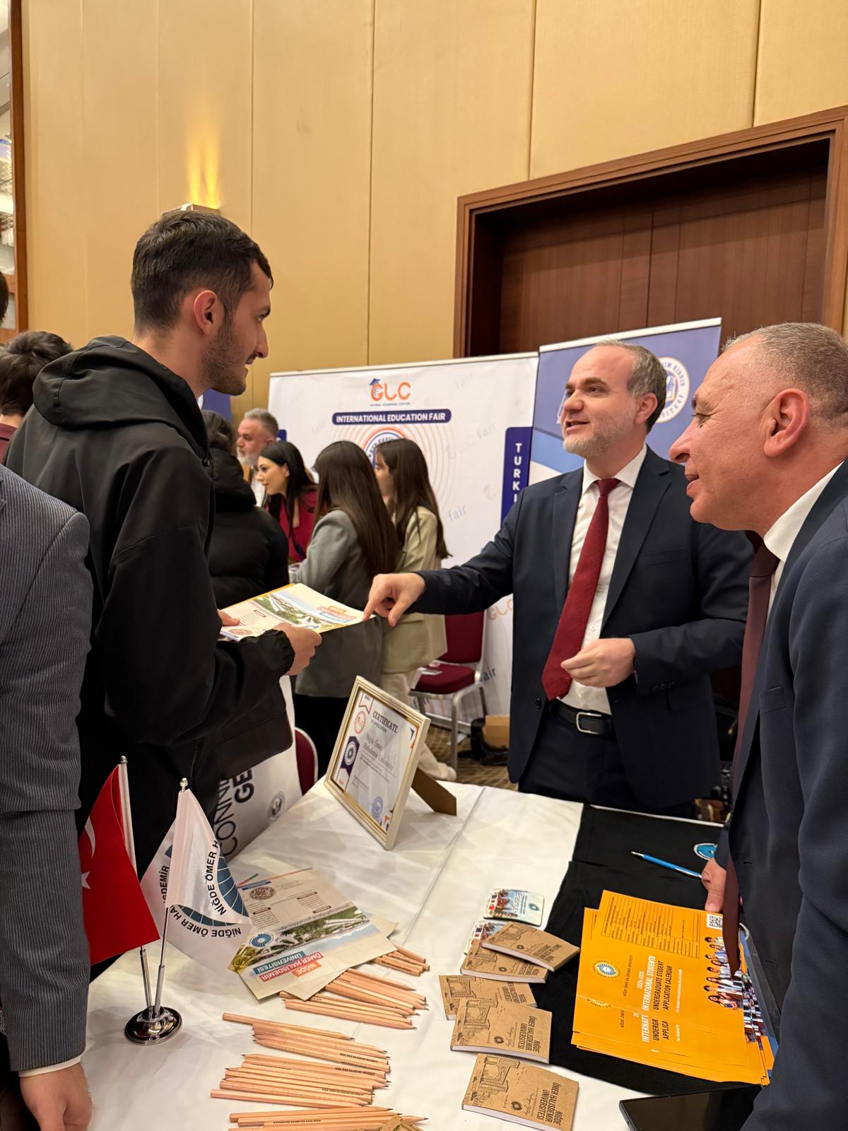 Go 9 Xwt X E A A Arq