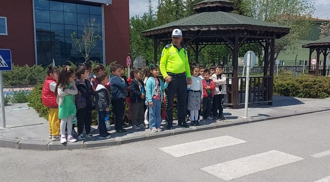 Ea08D22E C444 4E0A 95Ef C2527750E322