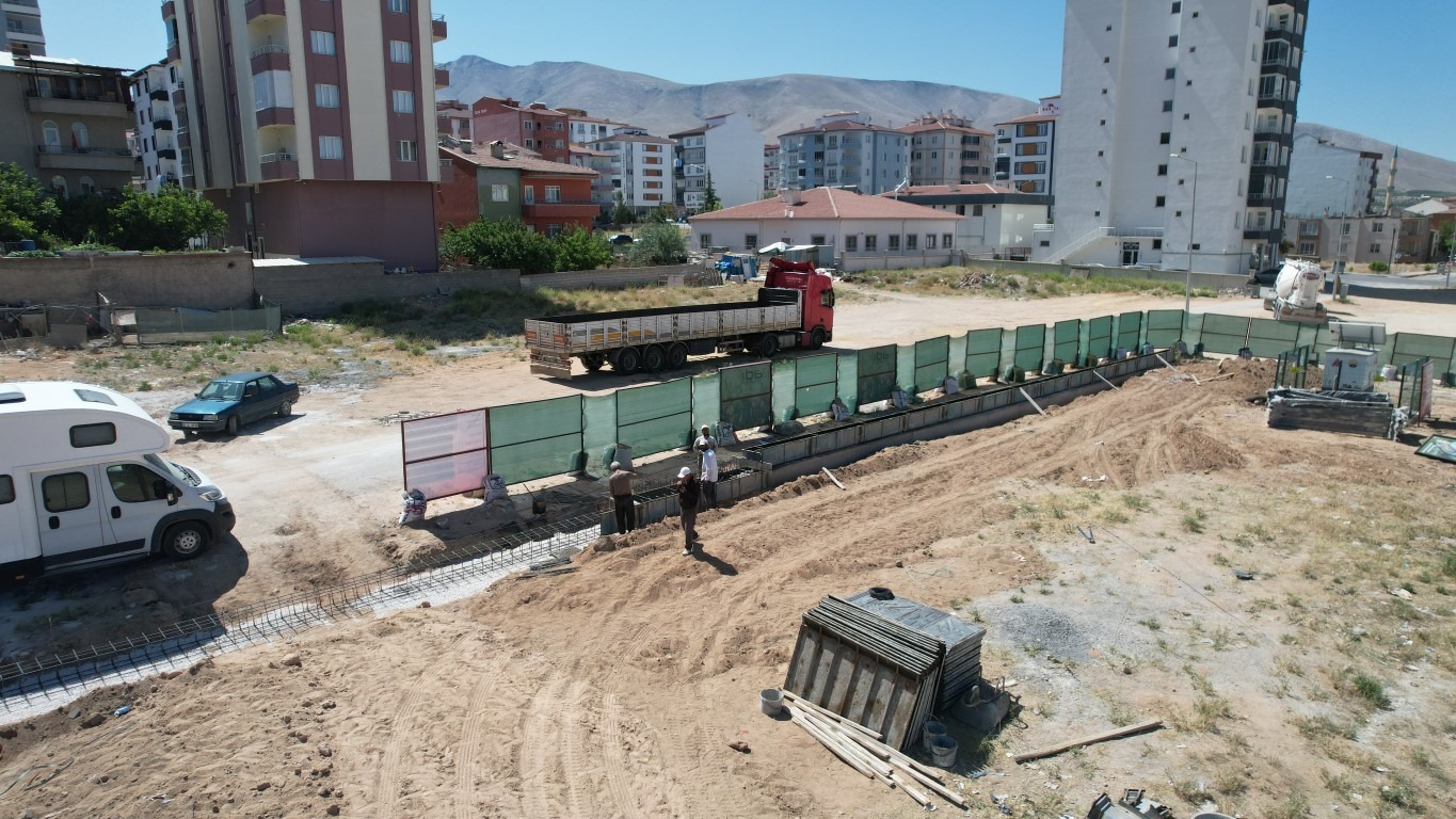 5749C15C 8B99 4567 B5Fa 84799864C2D1