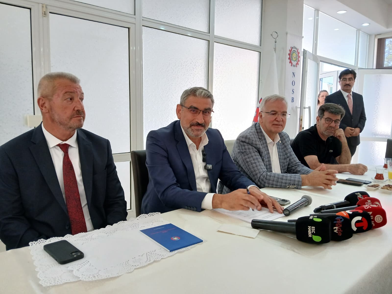 332Cb9A9 2049 42Af Ad9D 44Eb8D4A7403