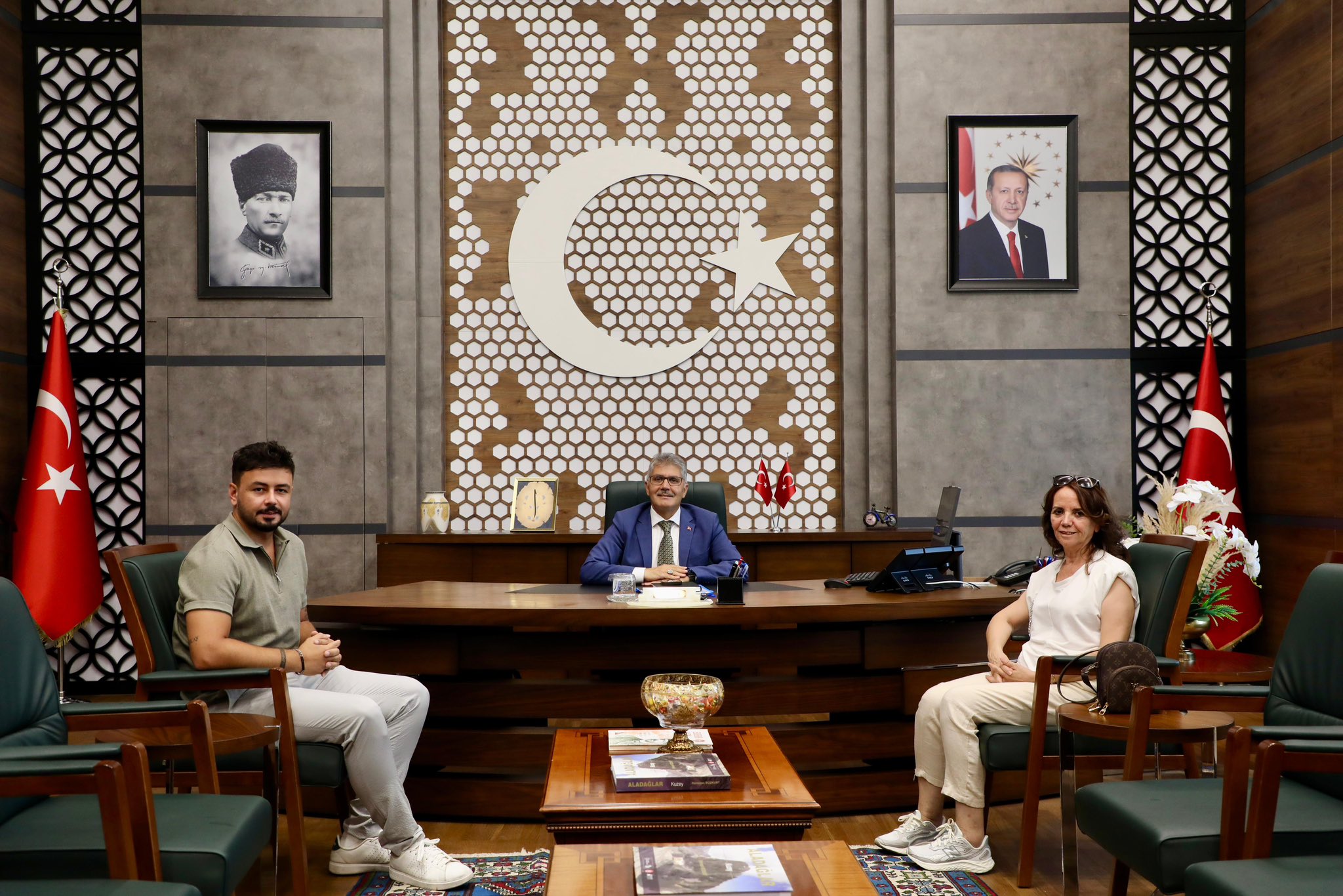 Gxr Oyn I X M A Aj1 Q8