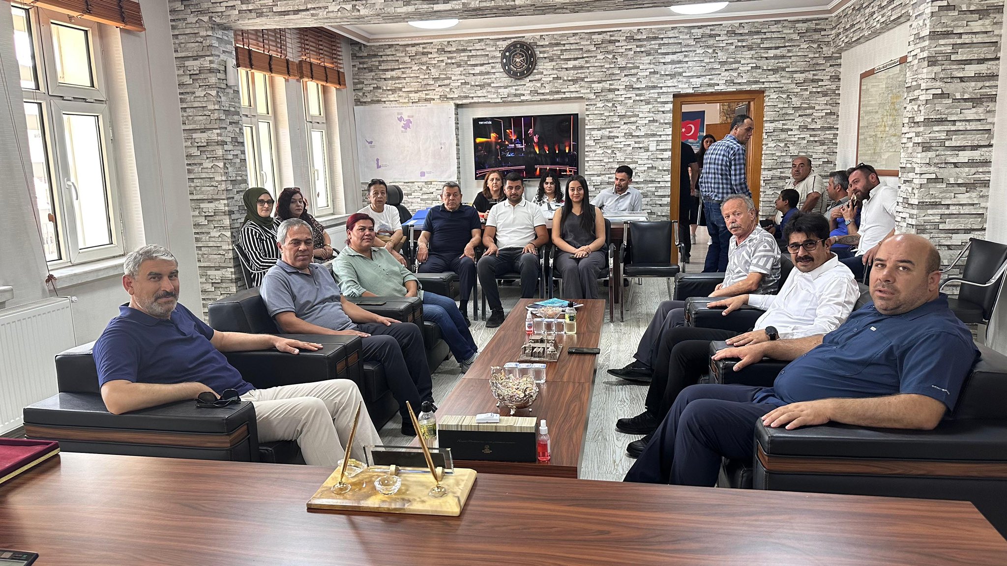 Gy Um1 U C Wg A E Zj9C