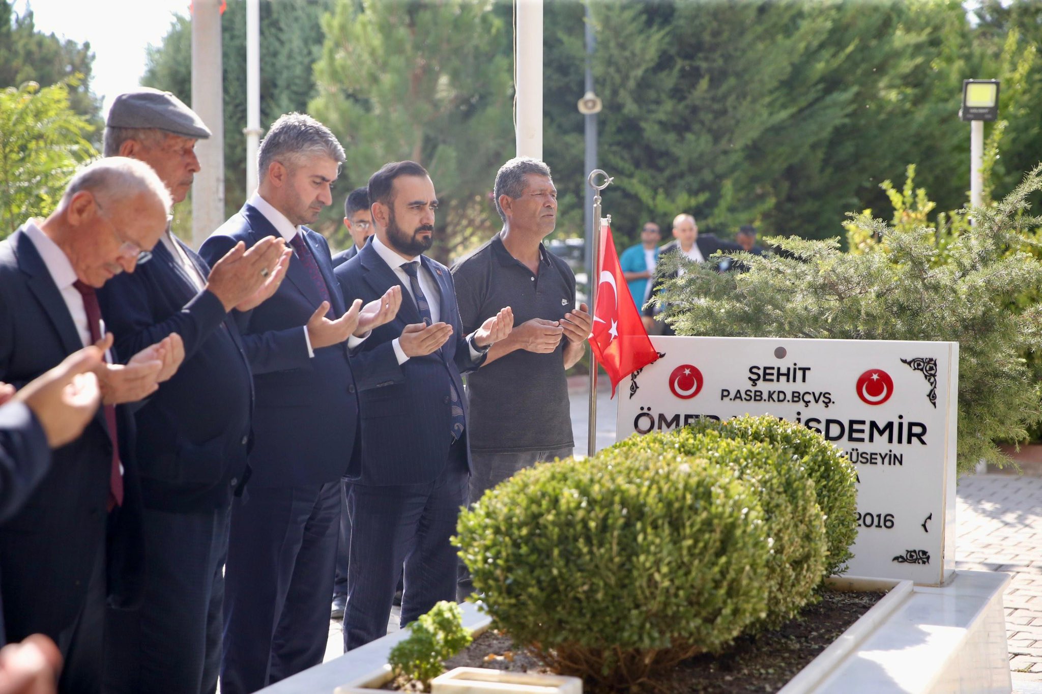 Gz8 H O Ik X Y A A Jna D