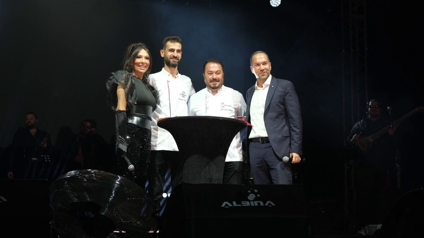 355A3325 39A2 4D50 Bd38 3353D6D7A4Da