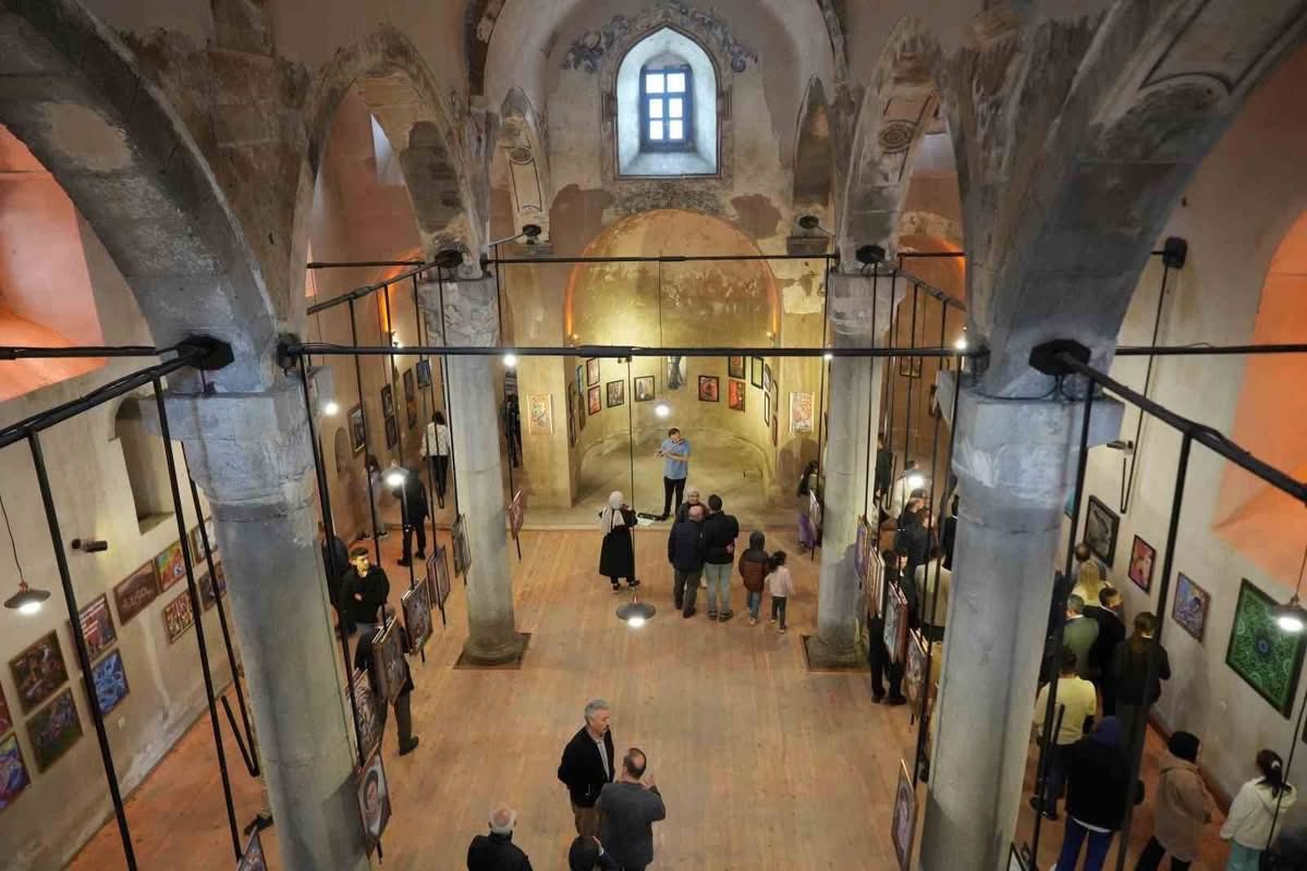 565943735 10163242741918399 8244762839057505592 N