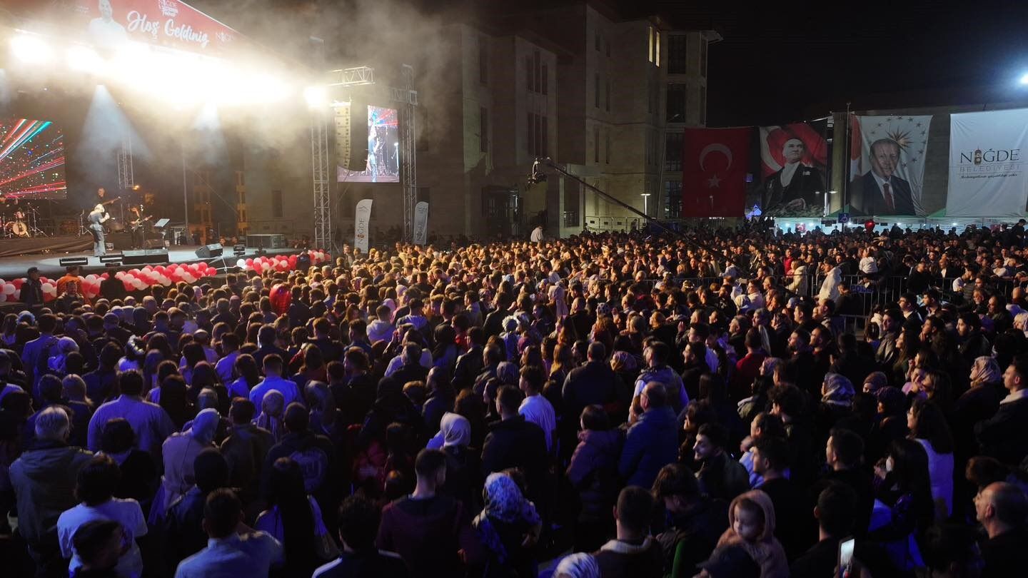 7997B110 42Ce 4764 Ac43 7Ffd42Dff232