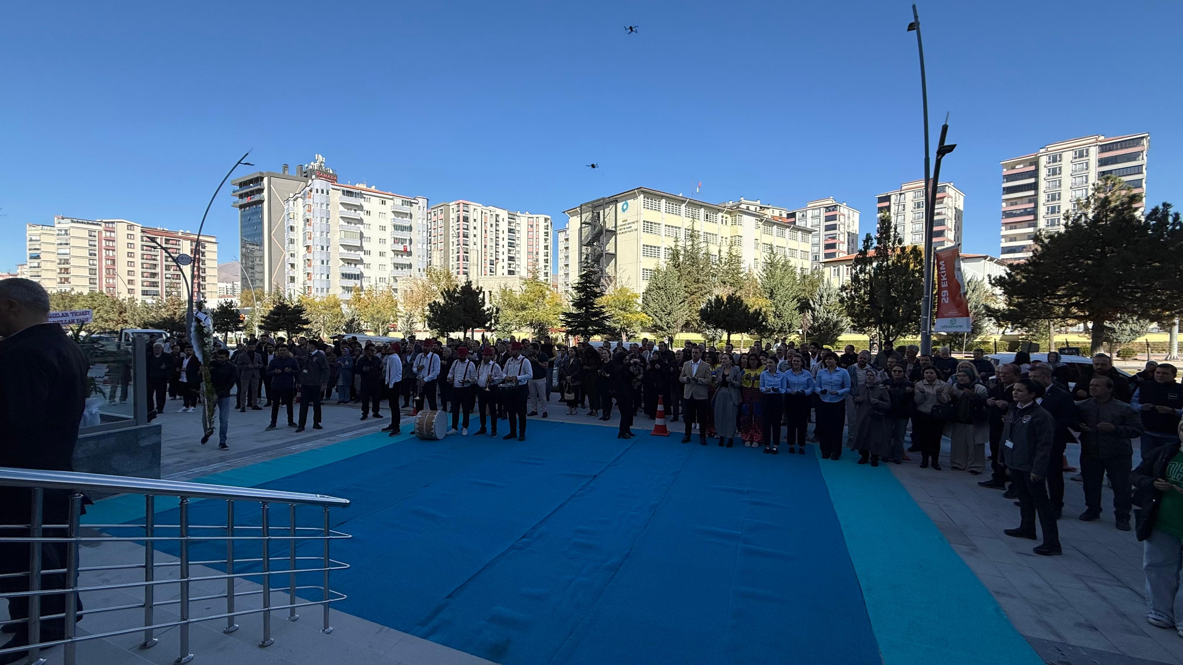 8D015C18 C608 44B1 A364 39C5D92564D6